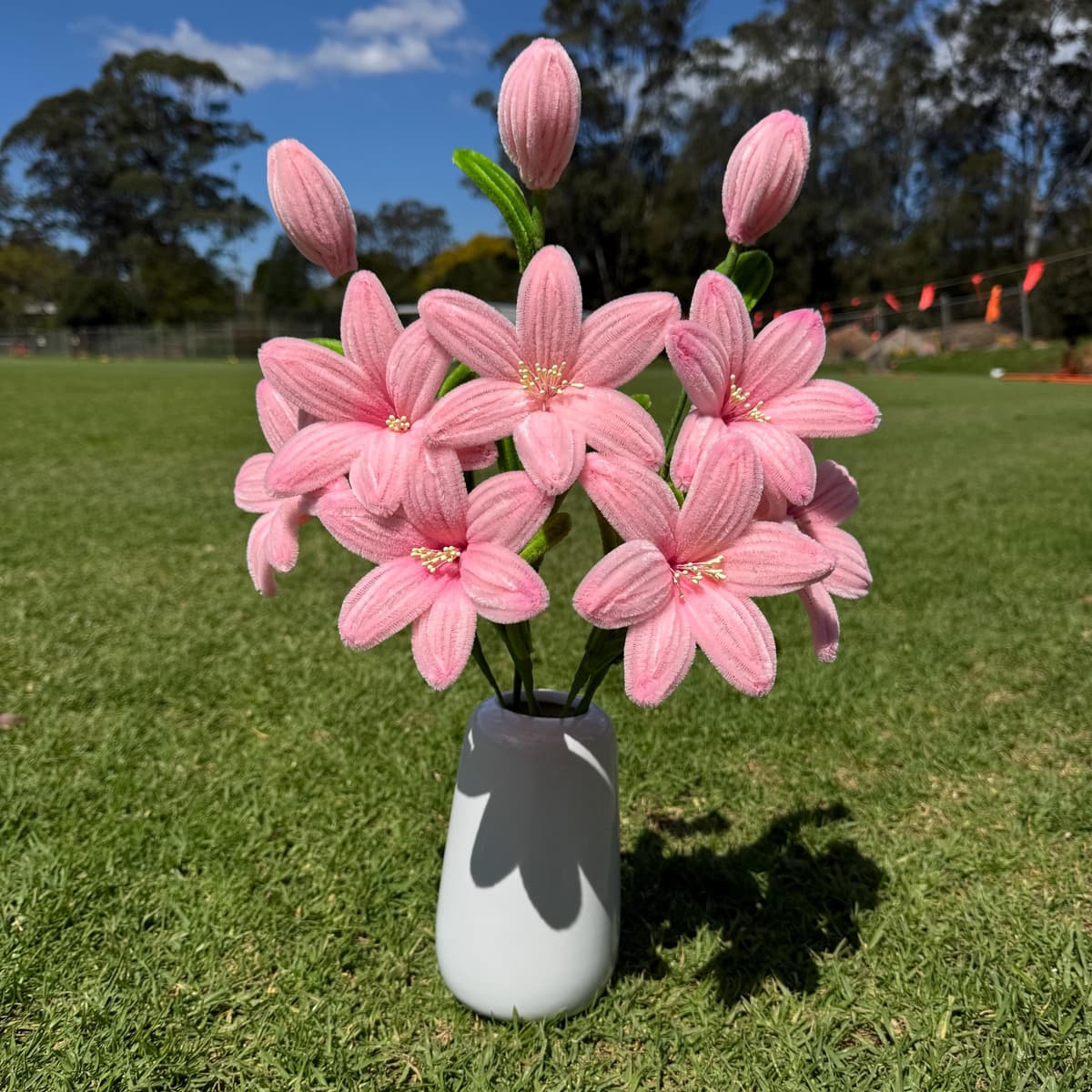 Handmade Pipe Cleaner Lily Bouquet ā 6 Lilies + 3 Buds | Unique Floral Gift, DIY-Inspired Home Decor